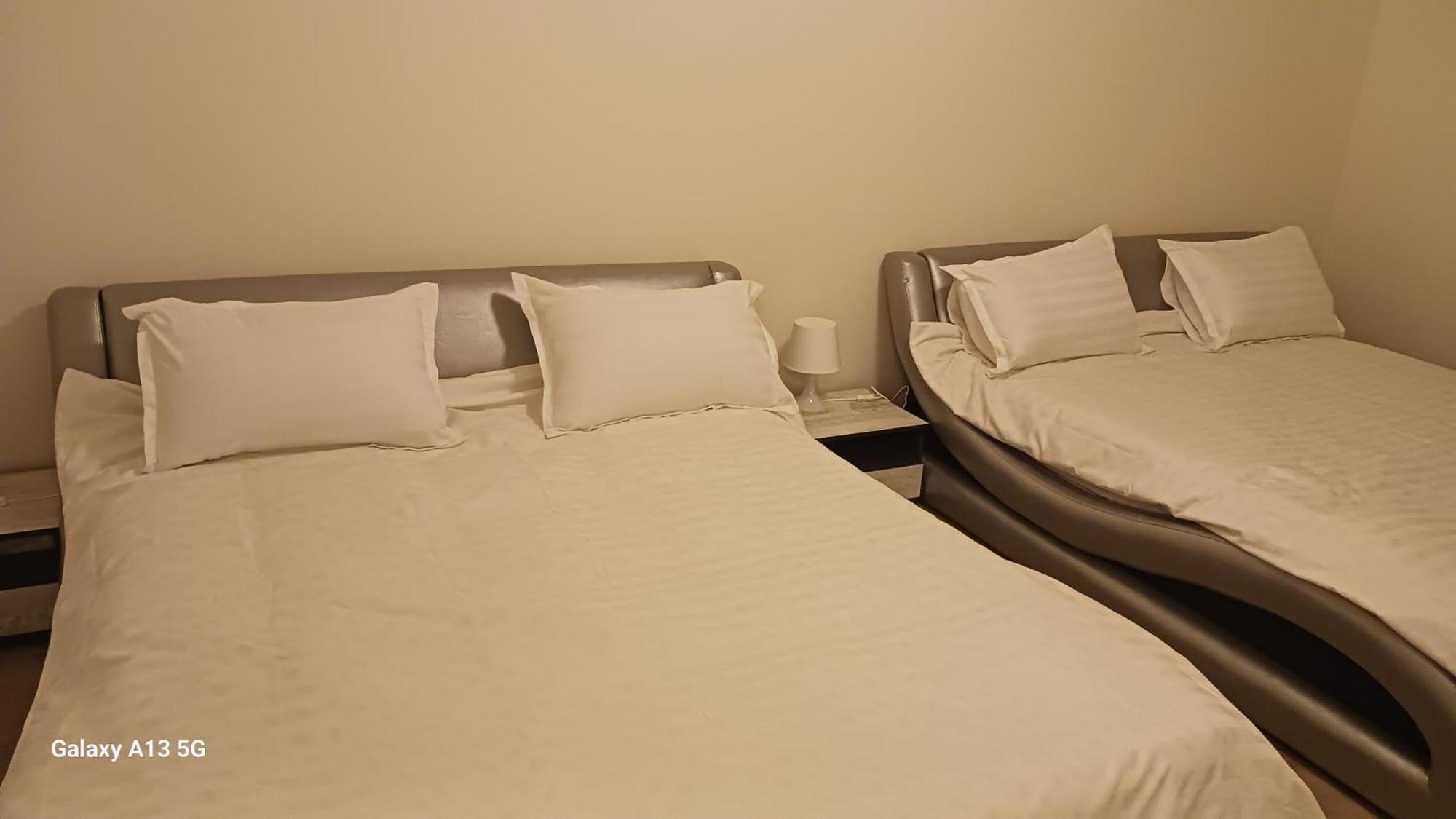 Trio Maria Apartment Otopeni Ngoại thất bức ảnh