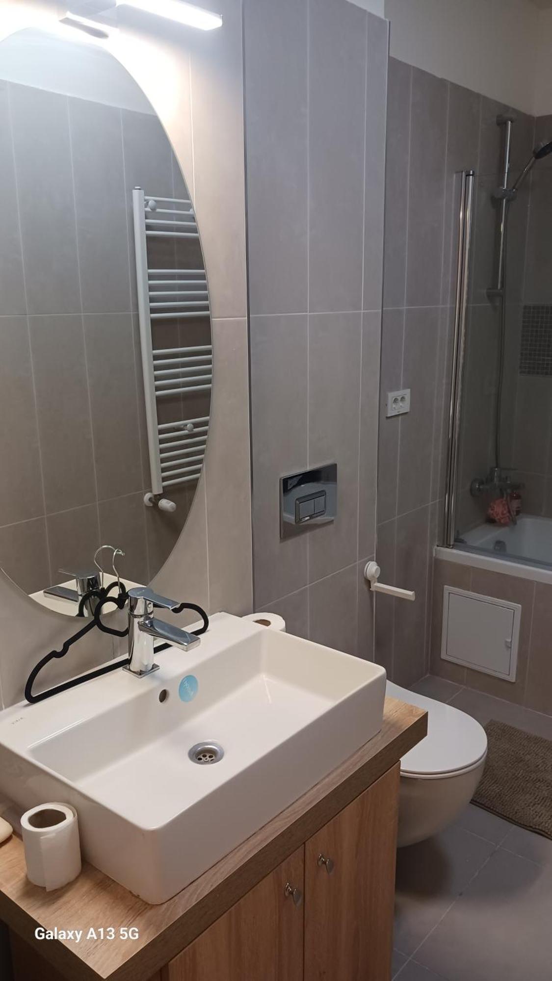 Trio Maria Apartment Otopeni Ngoại thất bức ảnh