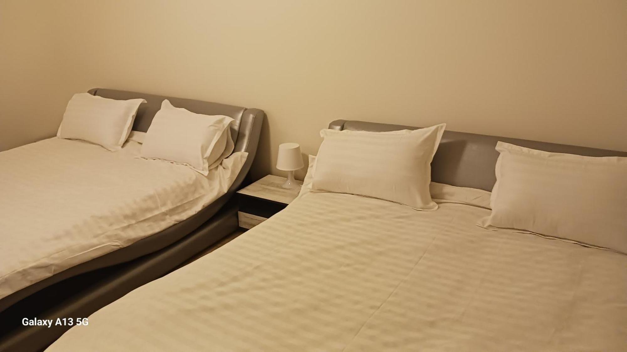 Trio Maria Apartment Otopeni Phòng bức ảnh